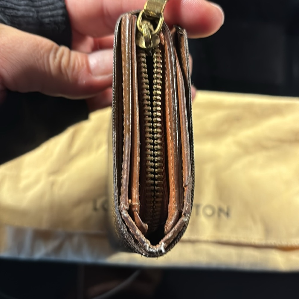 Louis Vuitton wallet - Picture 2 of 12